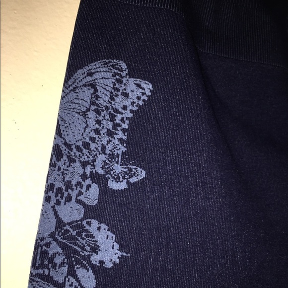 FABLETICS, butterflies 🦋,blue Capri-leggings LG - Picture 7 of 15